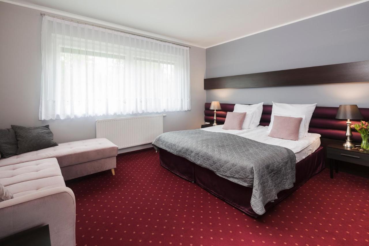 Noce I Dnie Hotel Postołowo Екстериор снимка