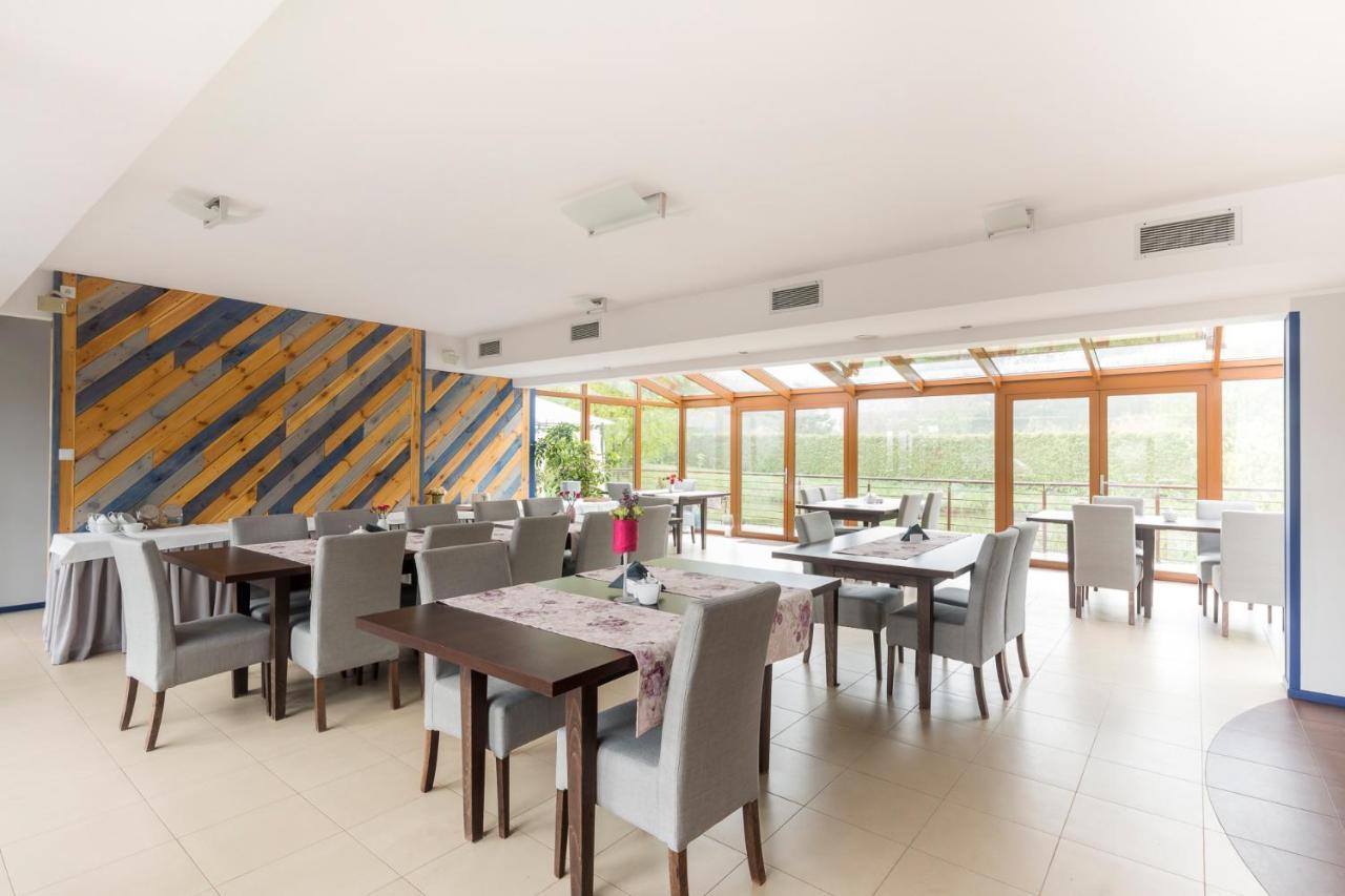 Noce I Dnie Hotel Postołowo Екстериор снимка