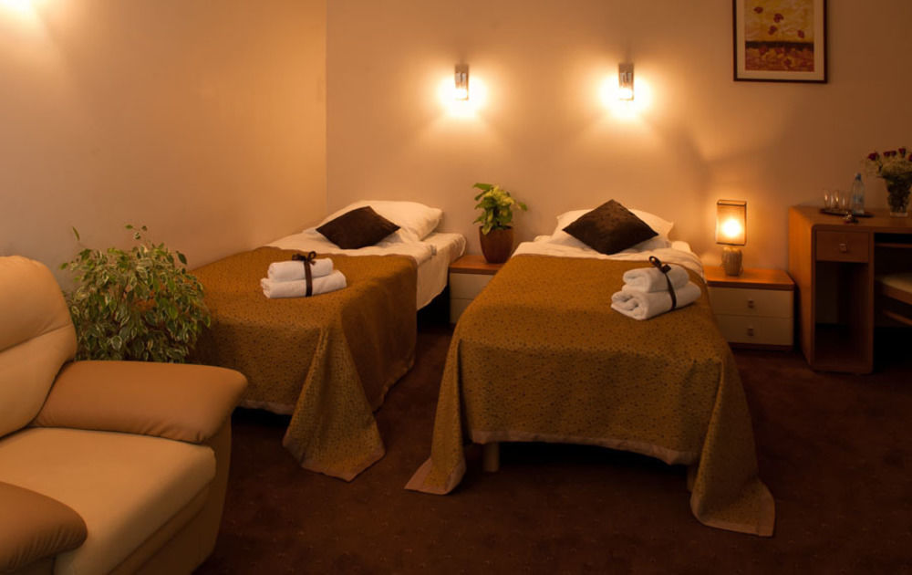 Noce I Dnie Hotel Postołowo Екстериор снимка